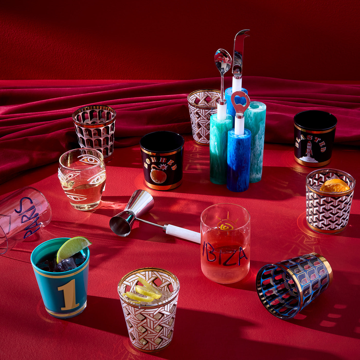 Service de verres en vannerie